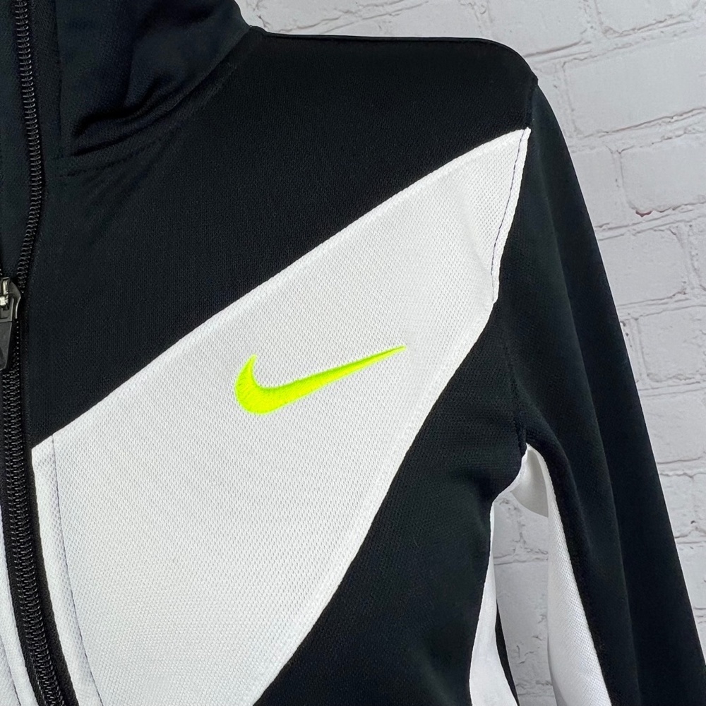 GARAGE SALE |•NIKE•| Black & White Running/Active Jacket - Picture 7 of 16